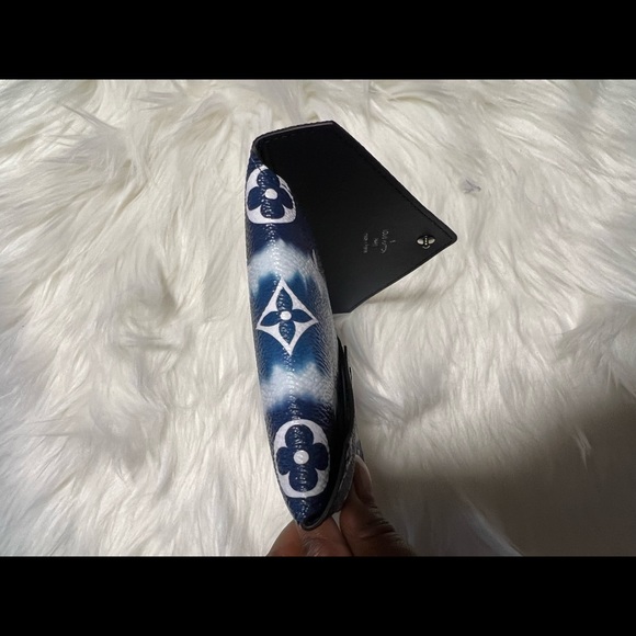 Louis Vuitton Kirigami - medium size - Picture 6 of 8